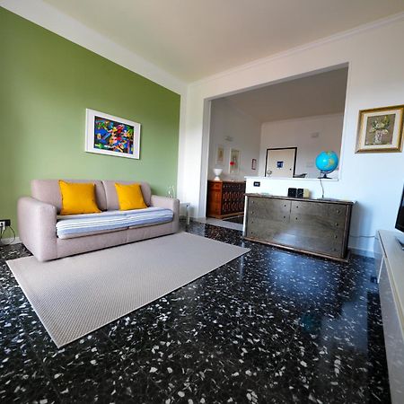 Appartamento Con Parcheggio Vicino Alla Stazione E Centro Специя Экстерьер фото